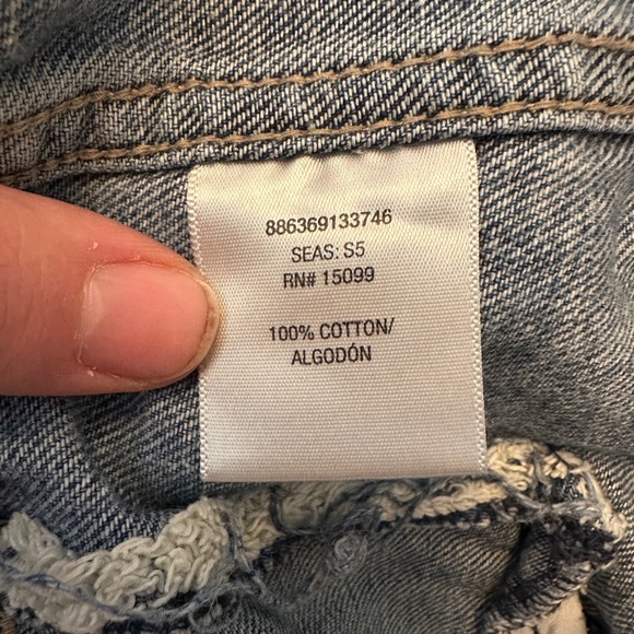 Y2K Bongo Women's Medium Wash Distressed Cropped Denim Trucker Jacket Size Large - Picture 8 of 8